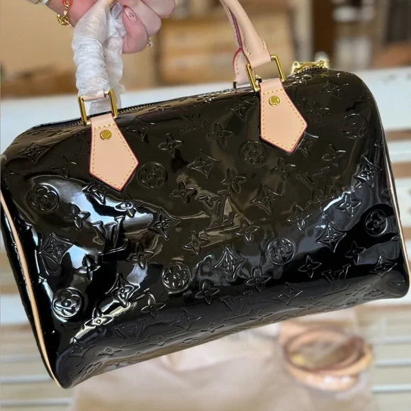 Black Patent Leather Handbag M116 - Picture 2 of 4